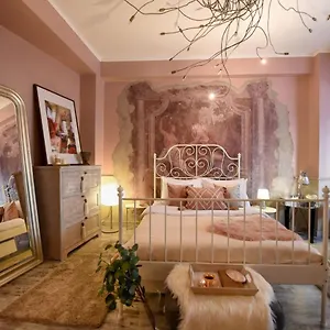 https://purrfect-dreamy-the-special-studio.bucharesthotelsnow.com